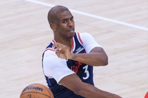 名记：快船送走保罗后需要补强后卫线 但薪资空间不足只能签双向