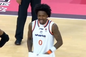 联手发威！上海四外援攻防皆给力 合砍46分 带队轻松大胜