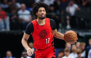 板凳匪徒！谢顿·夏普18投7中得到20分9板5助2断 正负值+13