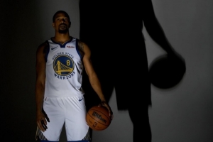 明天赛季首秀！梅尔顿晒近照：我在另一侧已经准备就绪 整装待发