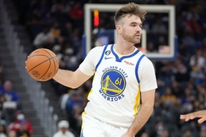 末节上斯潘塞&弃用波杰姆？科尔：这决定很简单 斯潘塞掌控了比赛