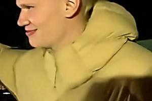 挪威人过年啦！上万挪威球迷聚集庆祝，哈兰德和厄德高接连登场！