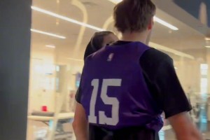 湖人球员们一场比赛最多都得过多少分？谁最强？