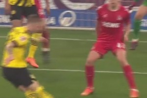 优雅美妙的弧线！名场面：罗伊斯这球让对手无计可施！