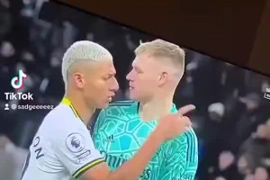 从理查利森身上已看到北伦敦德比火药味了，没想到热刺球迷更狠