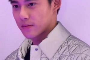 帅出天际！国安老总李明爱子李嗣镕颜值丝毫不输男明星