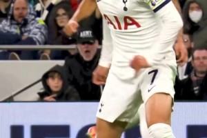 充满艺术感的一球！名场面：慢镜头看孙兴慜的黄金搓射！