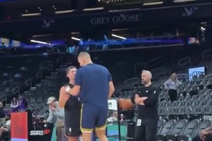 美媒调侃：约基奇是在传授吉莱斯皮如何打湖人的诀窍吗？