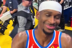 内心强大球迷阴阳：多假摔多罚点！SGA照样签名&微笑面对