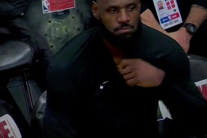 这个夜晚的里弗斯，真能单换字母哥..逐渐显露锋芒的里弗斯真