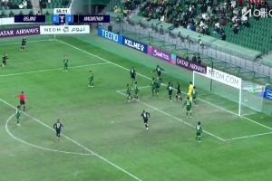 丢球了！波波维奇头球破门，国安0-1落后麦克阿瑟FC