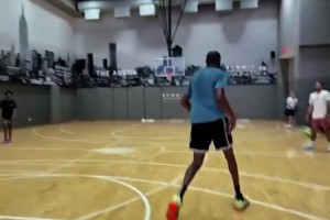 这手投篮真是功力不减！看KD的训练简直是一种享受！